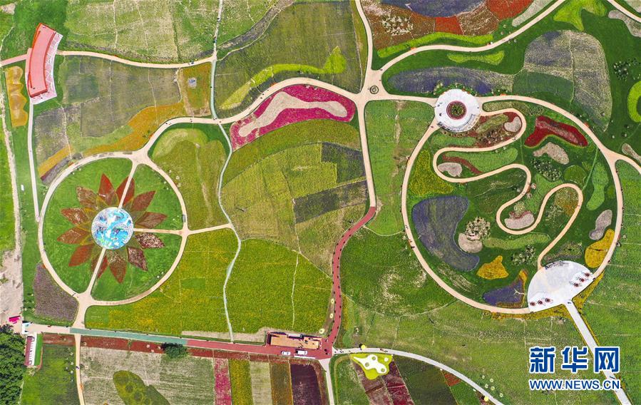 （新華全媒頭條&middot;走向我們的小康生活&middot;圖文互動(dòng)）（2）黑土地上是我家&mdash;&mdash;在吉林，一瞥中國(guó)東北鄉(xiāng)村美麗未來