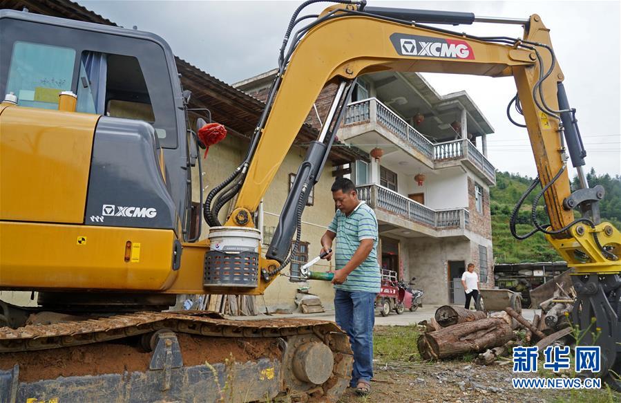 (脫貧攻堅·圖片故事)(8)四胞胎家脫貧記