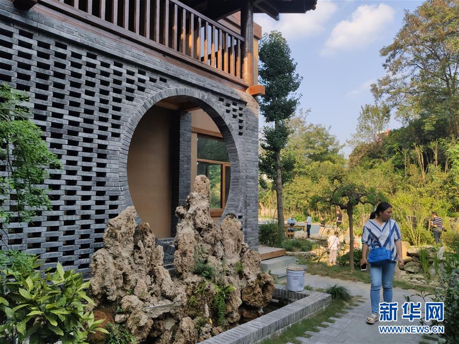 （走向我們的小康生活&middot;圖文互動）（1）游客來了，小康近了&mdash;&mdash;生態(tài)旅游引領(lǐng)湖北山區(qū)蝶變二三事