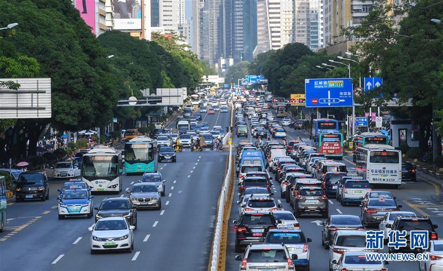 (深圳特區(qū)40年·圖文互動)(1)“智”行千里——特大城市交通治理的深圳樣板
