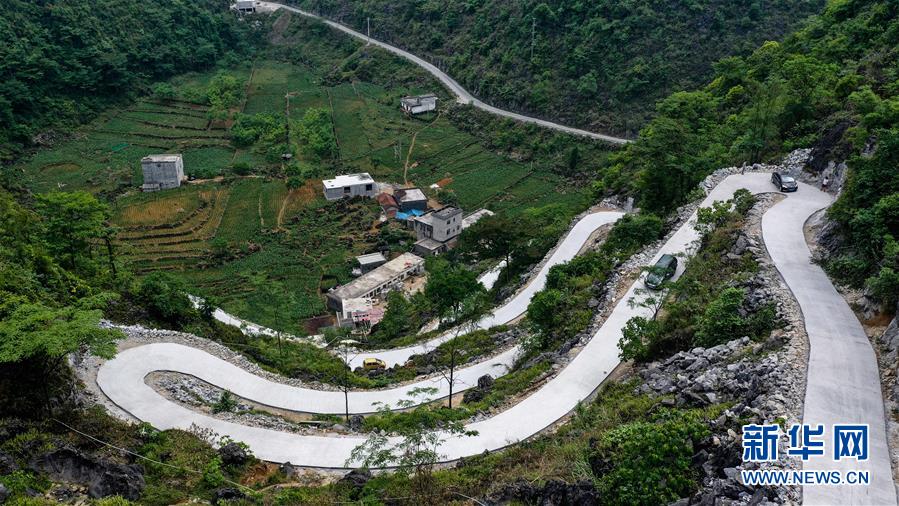 (新華全媒頭條·圖文互動)(11)決戰(zhàn)千山萬弄間——廣西“極貧角落”最后攻堅記