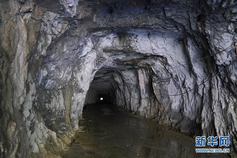 (新華全媒頭條·圖文互動)(8)“石山王國”筑路記