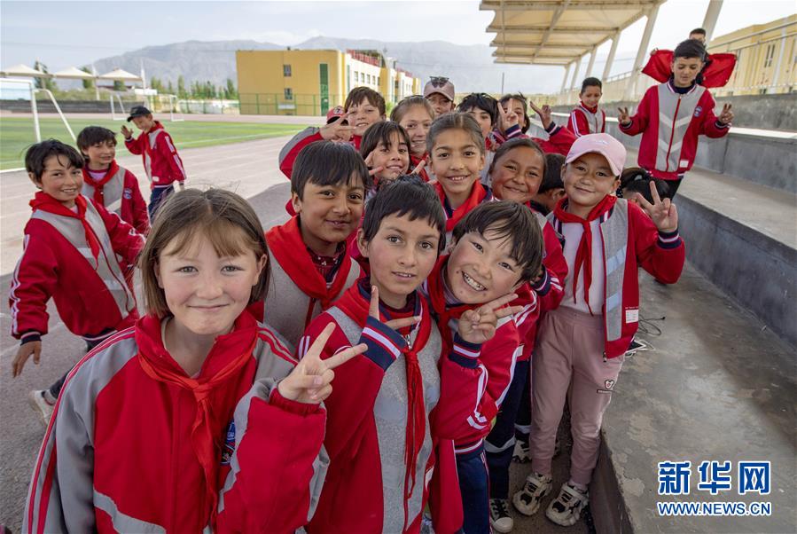 (新華全媒頭條·圖文互動(dòng))(5)新天地 新兒女 新奇跡——脫貧攻堅(jiān)繪就新疆新圖景