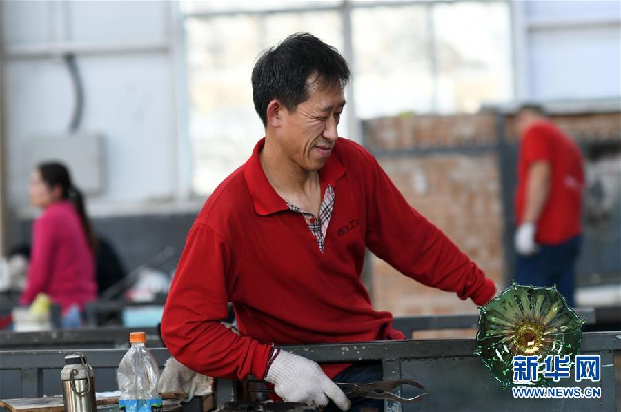 (新華全媒頭條·五中全會(huì)精神在基層·圖文互動(dòng))(5)贏向未來——來自齊魯大地上的學(xué)思踐行