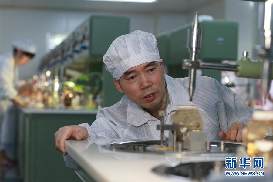 (在習(xí)近平強軍思想指引下·我們在戰(zhàn)位報告·圖文互動)(5)向著未來戰(zhàn)場沖鋒——國防科技大學(xué)科研創(chuàng)新記事