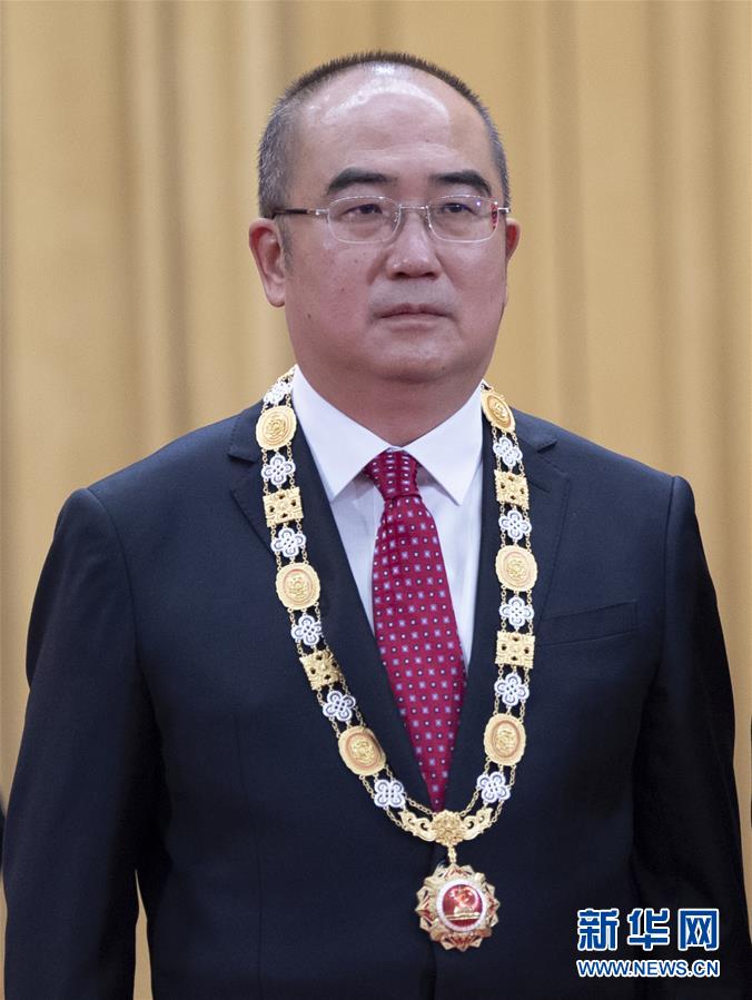 （抗疫先進(jìn)事跡&middot;圖文互動）（1）張定宇：疫情&ldquo;暴風(fēng)眼&rdquo;里，&ldquo;漸凍&rdquo;之軀與時間賽跑