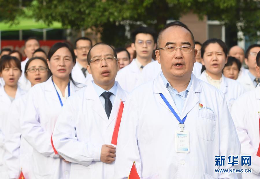 （抗疫先進(jìn)事跡&middot;圖文互動）（2）張定宇：疫情&ldquo;暴風(fēng)眼&rdquo;里，&ldquo;漸凍&rdquo;之軀與時間賽跑