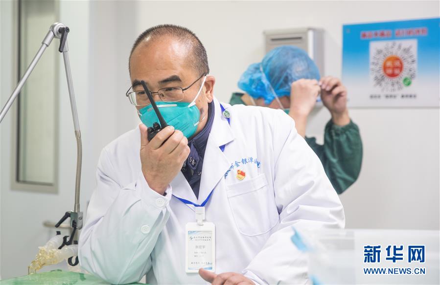 （抗疫先進(jìn)事跡&middot;圖文互動）（5）張定宇：疫情&ldquo;暴風(fēng)眼&rdquo;里，&ldquo;漸凍&rdquo;之軀與時間賽跑