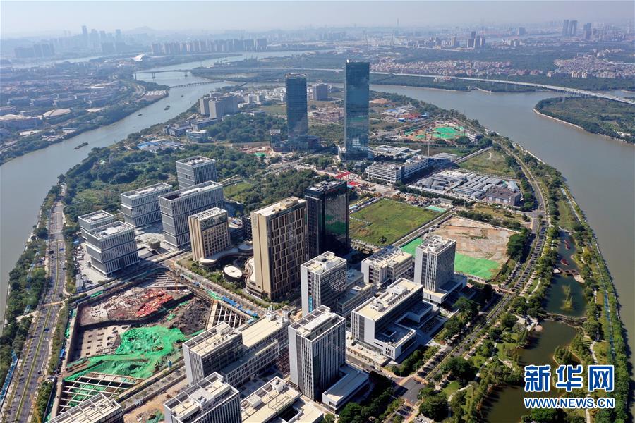 （新華全媒頭條&middot;五中全會精神在基層&middot;圖文互動）（7）奮發(fā)新青年　逐夢新征程&mdash;&mdash;各地青年學習貫徹落實五中全會精神觀察