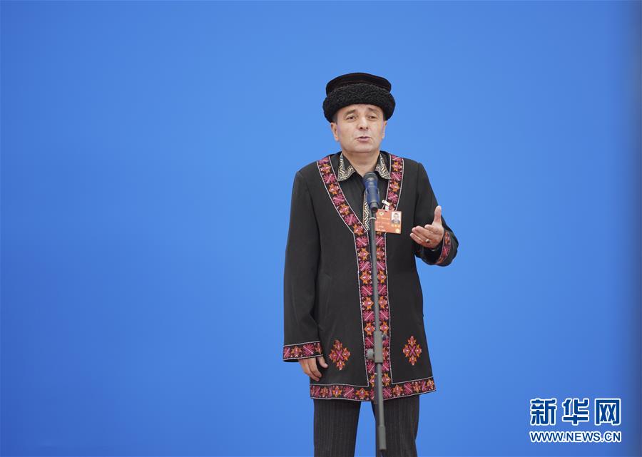 （兩會(huì)&middot;XHDW）（7）接受采訪