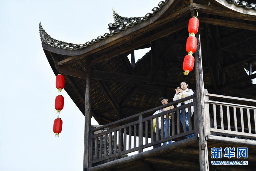 （新華全媒頭條&middot;圖文互動(dòng)）（20）從人民中汲取磅礴力量&mdash;&mdash;習(xí)近平總書(shū)記同出席2020年全國(guó)兩會(huì)人大代表、政協(xié)委員共商國(guó)是紀(jì)實(shí)