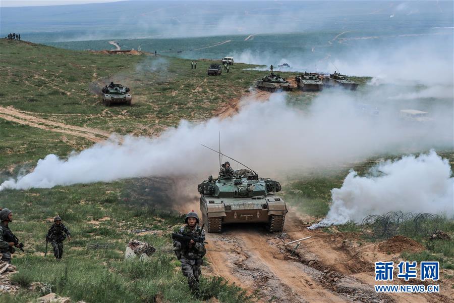 (自信中國·70年啟示錄·圖文互動)(2)富國強軍筑長城——從壯闊70年看中國強軍