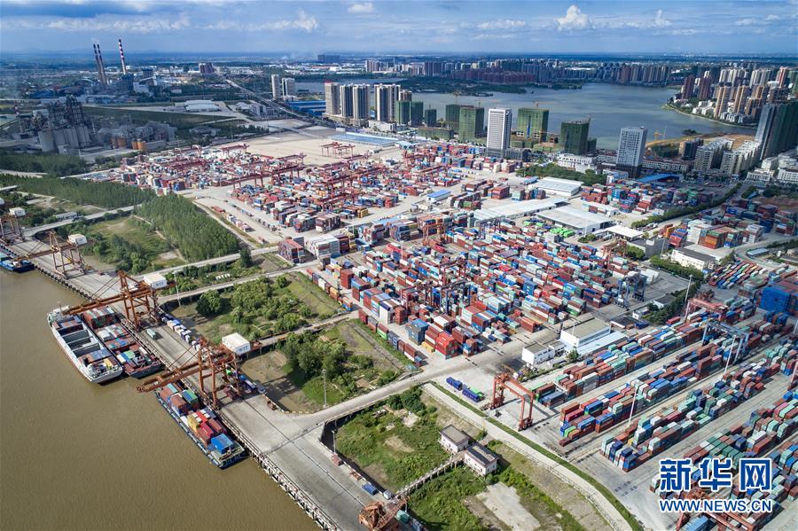 (新華全媒頭條·圖文互動)(16)中國道路越走越寬廣——社會主義中國實(shí)踐啟示錄