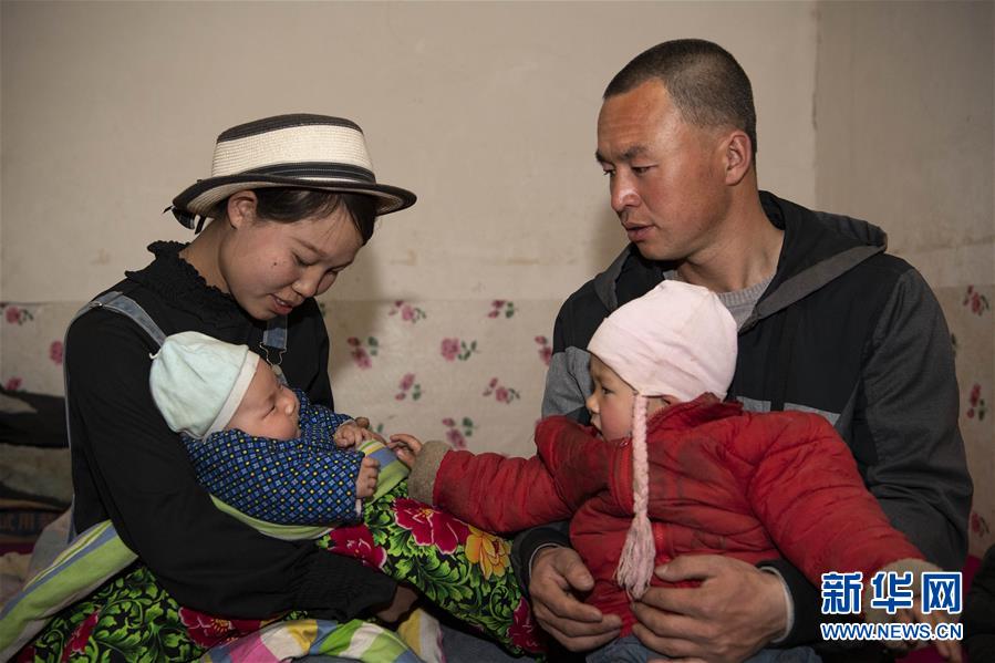 （新華全媒頭條&middot;圖文互動）（2）春天里的5個&ldquo;戰(zhàn)貧&rdquo;瞬間&mdash;&mdash;習近平總書記關于脫貧攻堅決策部署指引攻克最后的深貧堡壘