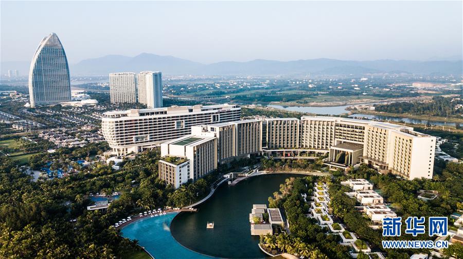 (在習(xí)近平新時代中國特色社會主義思想指引下——新時代新作為新篇章·習(xí)近平總書記關(guān)切事·圖文互動)(8)感受開放新魅力——海南自由貿(mào)易港建設(shè)開局觀察