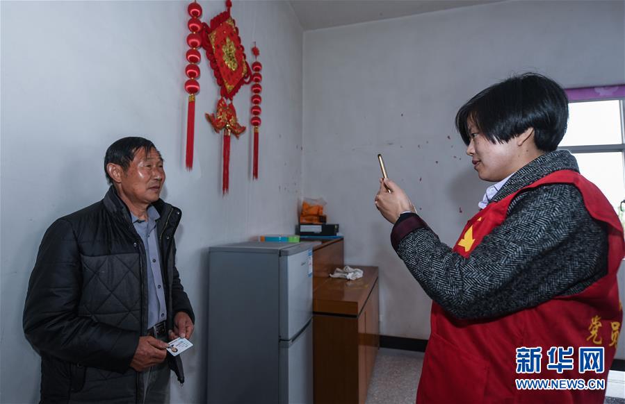 (新華全媒頭條·總書記推動(dòng)的改革身邊事·行政體制改革篇·圖文互動(dòng))(10)特寫:追問“一件事”