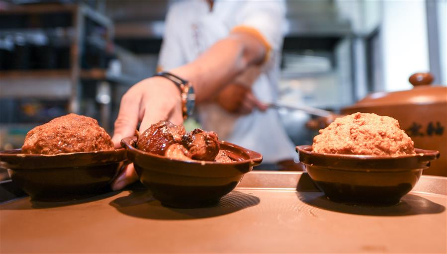 （在習近平新時代中國特色社會主義思想指引下&mdash;&mdash;新時代新作為新篇章&middot;習近平總書記關切事&middot;圖文互動）（2）讓&ldquo;舌尖上的節(jié)約&rdquo;成為習慣&mdash;&mdash;全社會營造浪費可恥、節(jié)約為榮的氛圍掃描