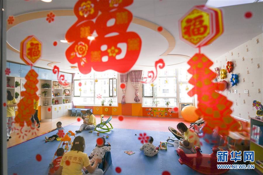 （習(xí)近平的小康故事&middot;新華視界&middot;圖文互動）（5）&ldquo;讓每個人都有人生出彩的機(jī)會&rdquo;&mdash;&mdash;習(xí)近平和人民教育的故事