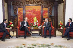 馬凱會見國際證監(jiān)會組織理事會主席、香港證監(jiān)會行政總裁歐達禮和香港證監(jiān)會主席唐家成