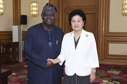 劉延?xùn)|會(huì)見聯(lián)合國(guó)人口基金執(zhí)行主任巴巴通德&middot;奧索蒂梅欣