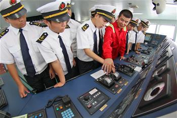 山東煙臺：&ldquo;準海員&rdquo;登輪體驗
