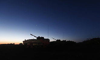 受閱部隊在進行準(zhǔn)備