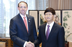 孟建柱會(huì)見美國司法部常務(wù)副部長(zhǎng)羅森斯坦