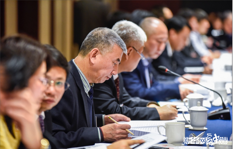 山西兩會表情之&ldquo;專注&rdquo;