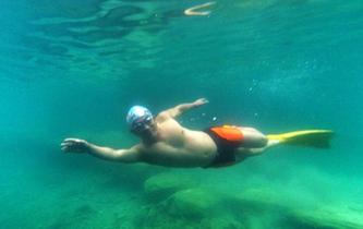 &ldquo;泳&rdquo;動(dòng)寒冬