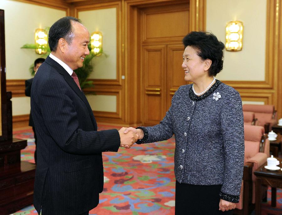 劉延?xùn)|會(huì)見澳門中國企業(yè)協(xié)會(huì)訪問團(tuán)一行