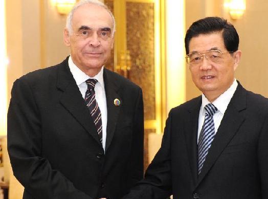胡錦濤會(huì)見(jiàn)埃及總統(tǒng)特使、外長(zhǎng)阿姆魯