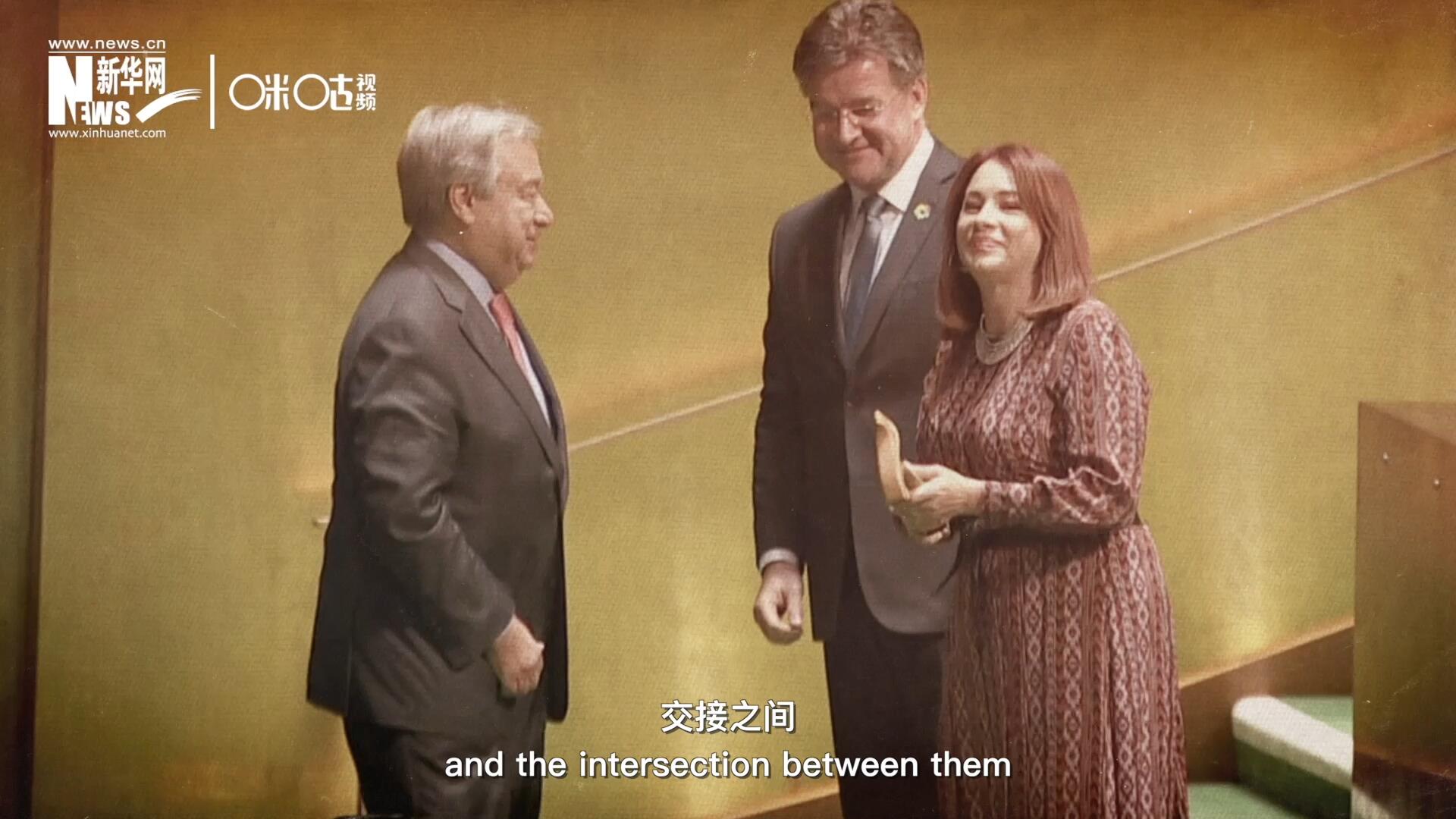 一起一落，交接之間，除了莊嚴(yán)的儀式感，更是使命的傳承。