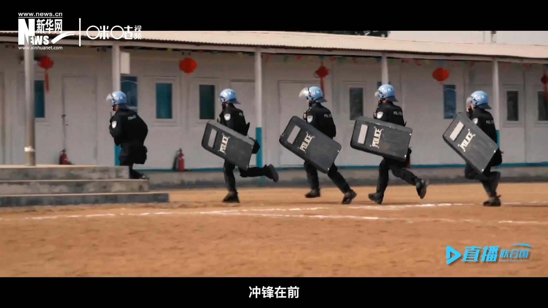 有這樣一支隊伍，他們不畏艱險，沖鋒在前，頭戴藍(lán)盔，為和平而戰(zhàn)，他們的名字叫做聯(lián)合國維和部隊。