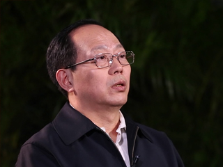 如何發(fā)展壯大體育產(chǎn)業(yè)？