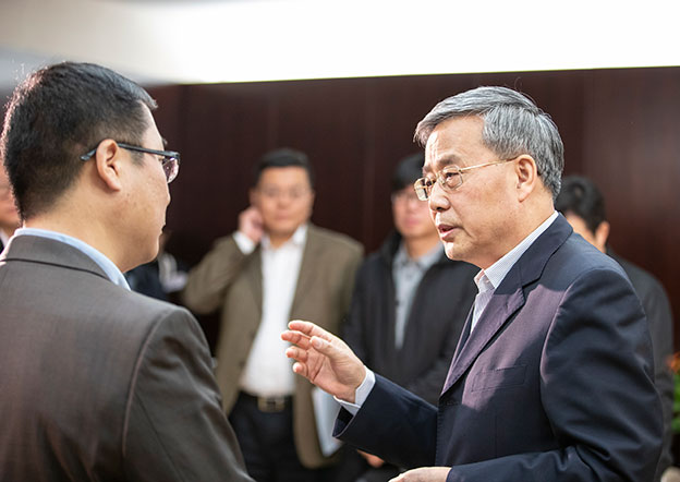 讓銀行業(yè)金融機(jī)構(gòu)愿意做、能夠做、也會做民營企業(yè)業(yè)務(wù)