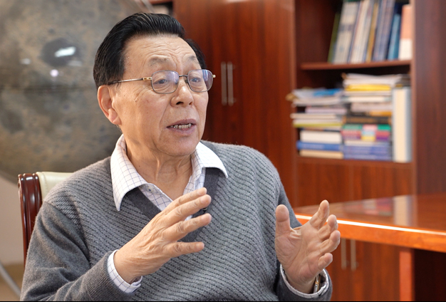 與月球背面建立聯(lián)系，而且測(cè)控和通信鏈路要暢通