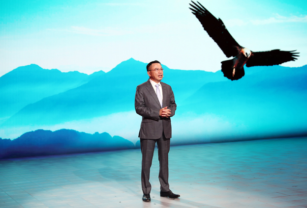 一定要在技術(shù)創(chuàng)新能力上力求突破，我們才會在全球的產(chǎn)業(yè)鏈中占據(jù)更高的地位