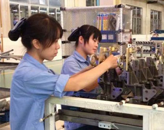 見過發(fā)動機(jī)是如何裝配的嗎？