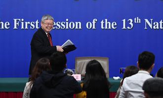 記者會后,劉永富準(zhǔn)備離開