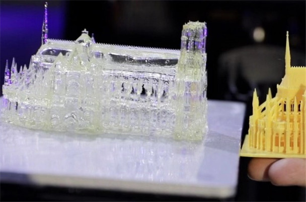 高效！精準(zhǔn)！現(xiàn)場體驗(yàn)超高速光固化3D打印機(jī)