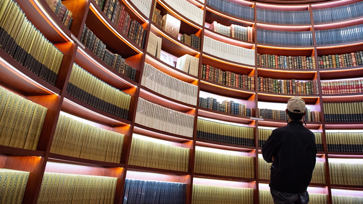 新華社評論員：弘揚(yáng)核心價(jià)值，堅(jiān)定文化自信