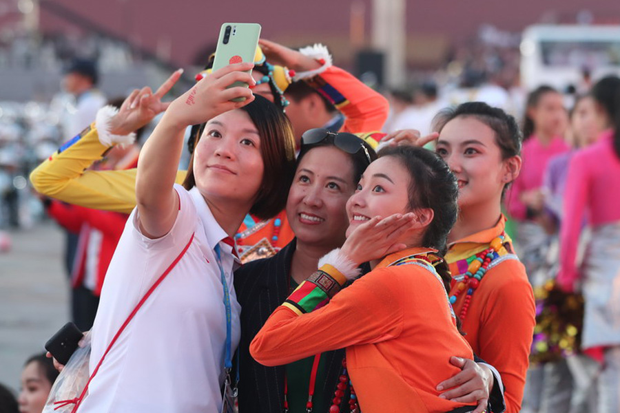 今晚，我們歡聚在天安門廣場