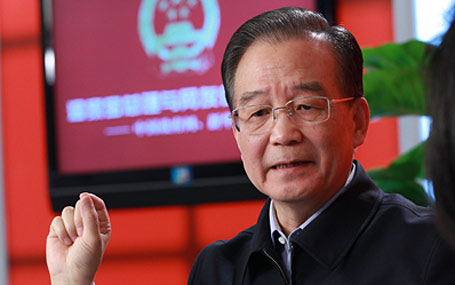 溫家寶總理接受中國政府網(wǎng)、新華網(wǎng)聯(lián)合專訪并與網(wǎng)友在線交流