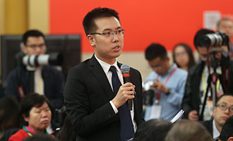 中央電視臺、中國國際電視臺記者提問