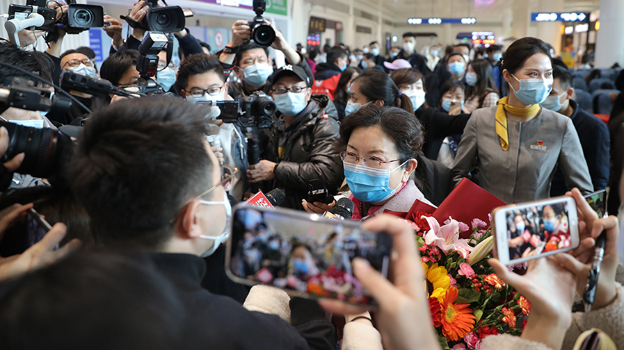 武漢櫻花爛漫，抗疫英雄歸來