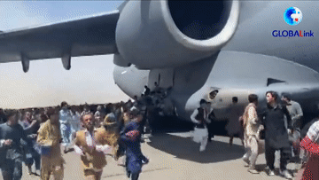 全球連線丨慘??！喀布爾機(jī)場現(xiàn)場