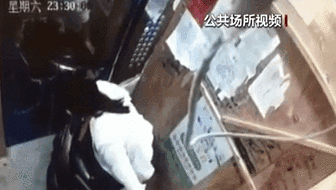 電梯內突發(fā)自燃 電動車進樓怎么禁？ 發(fā)現(xiàn)電瓶車有起火苗頭應立刻撤離