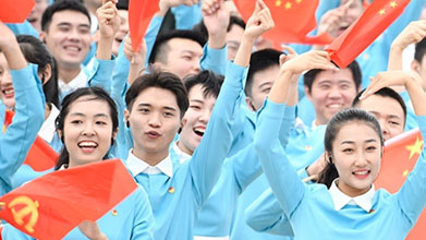 今天，這些歌在天安門廣場唱響