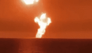 驚人！火光沖天 里海海面發(fā)生巨大爆炸