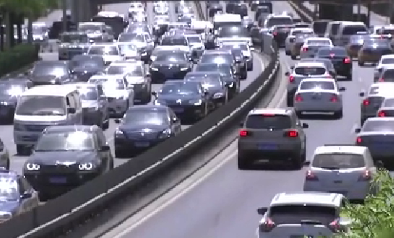 北京車牌需求旺盛 &ldquo;借名買(mǎi)車&rdquo;頻現(xiàn)